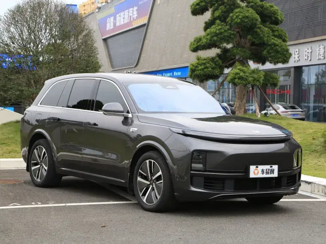 Li Auto L8 — Фото автомобиля 3