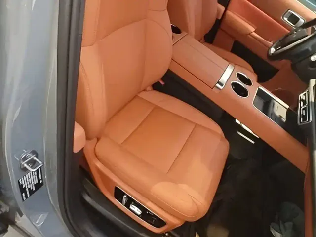 Li Auto L8 — Фото автомобиля 24