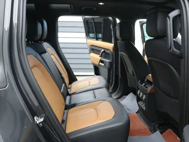 Land Rover Defender — Фото автомобиля 22