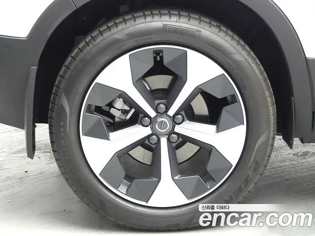 Вольво XC40 B4 Ultimate Bright — Фото автомобиля 5