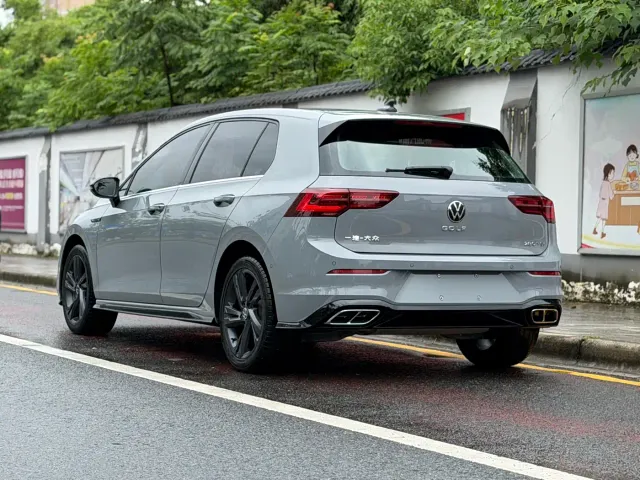Volkswagen Golf — Фото автомобиля 6