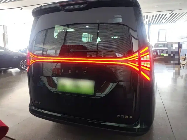 Geely Yizhen L380 — Фото автомобиля 5