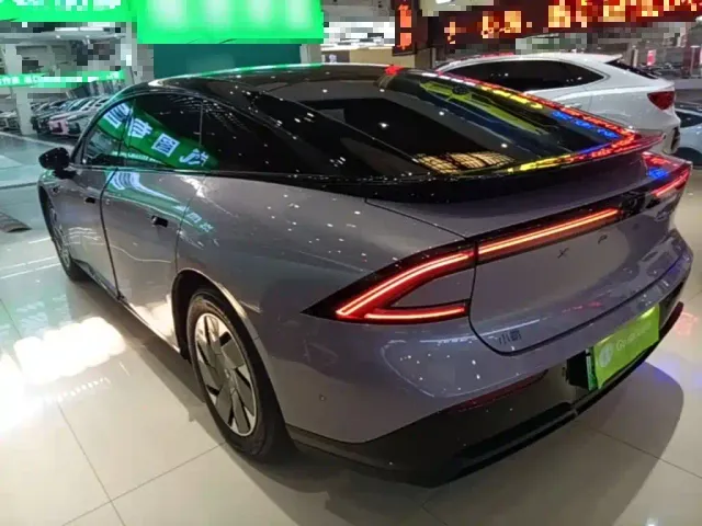 Xpeng P7+ — Фото автомобиля 4