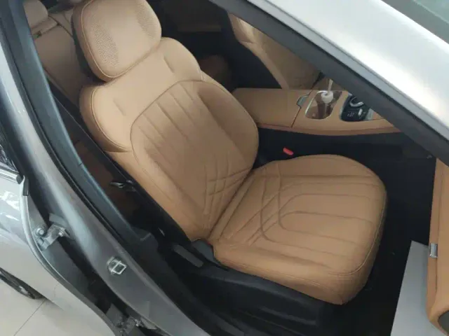 Geely Galaxy Starship 7 EM-i — Фото автомобиля 24