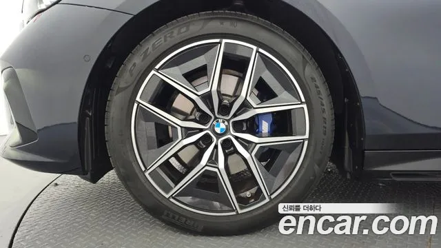 BMW 5 Series — Фото автомобиля 5