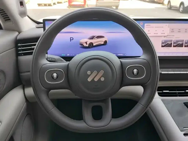 IM Motors LS6 — Фото автомобиля 10