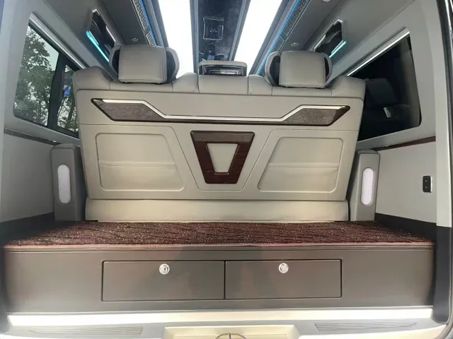Toyota HIACE — Фото автомобиля 13