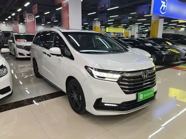 Honda Odyssey — Фото автомобиля 3