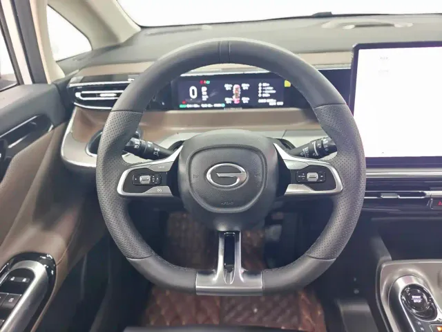 GAC Trumpchi E8 — Фото автомобиля 11