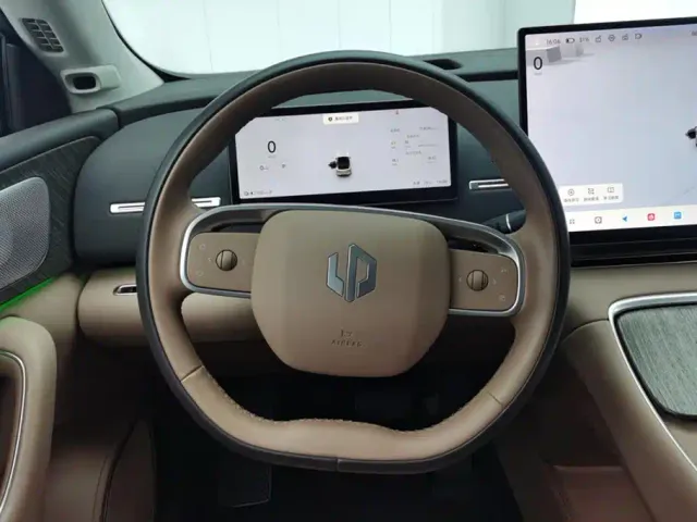 Leapmotor C11 — Фото автомобиля 15