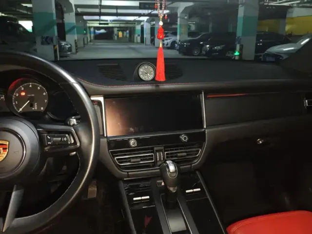 Porsche Macan — Фото автомобиля 13