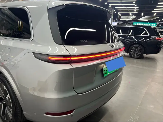 Li Auto L9 — Фото автомобиля 18