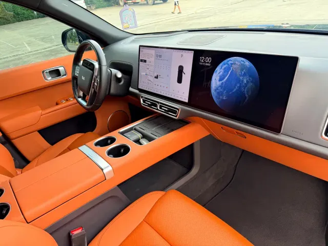 Li Auto L8 — Фото автомобиля 13