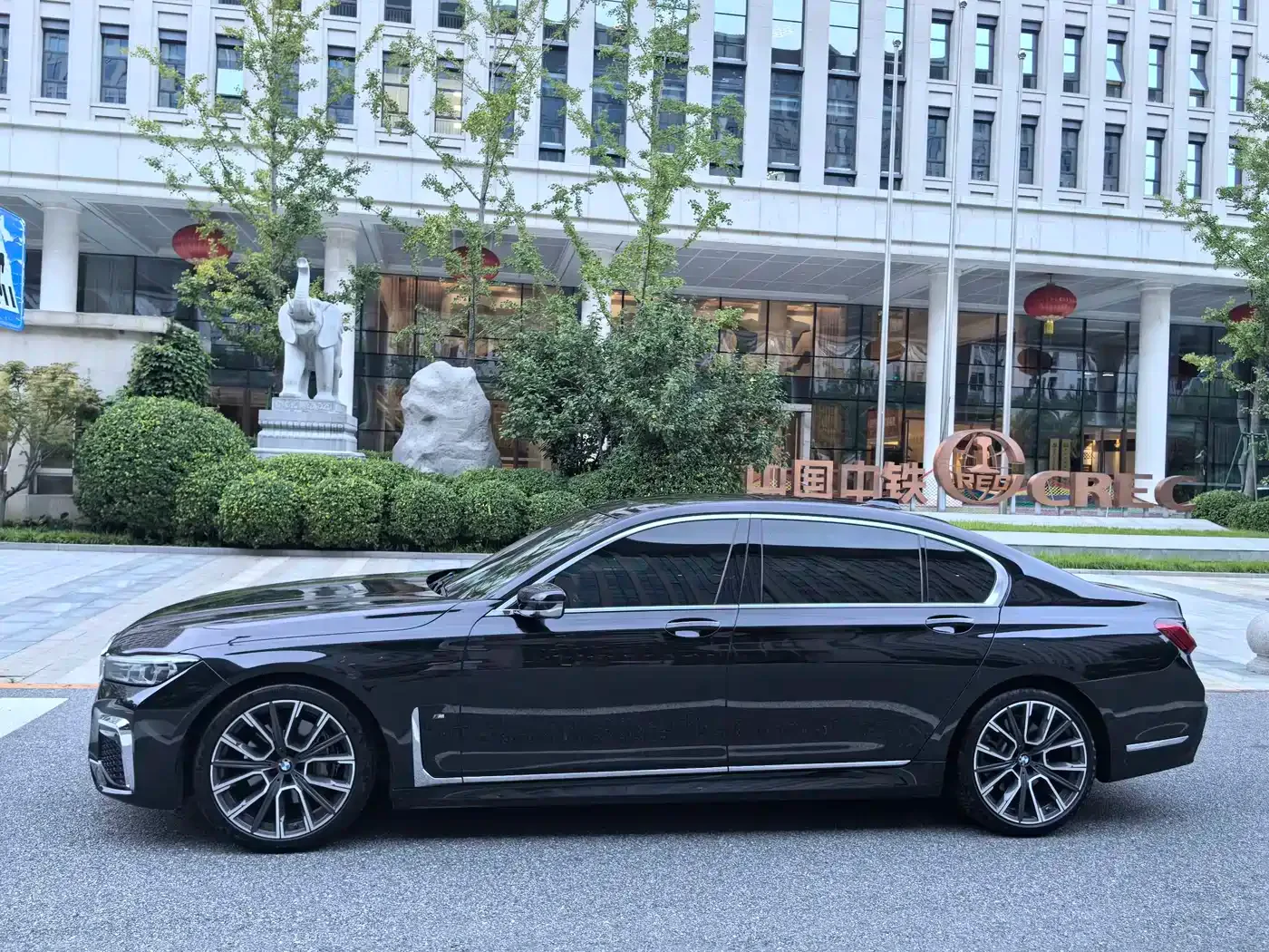 BMW BMW 7 Series 2021 Model 740Li Leading Luxury Package — Фото автомобиля 7