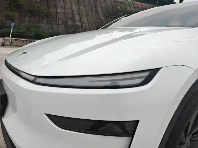 Tesla Model Y — Фото автомобиля 9