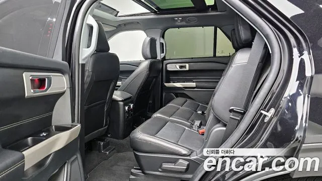 Ford Explorer Generation 6 — Фото автомобиля 12