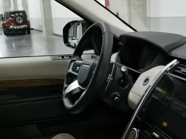 Land Rover Discovery — Фото автомобиля 22