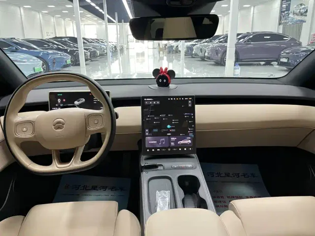 Nio ET5 Touring — Фото автомобиля 12