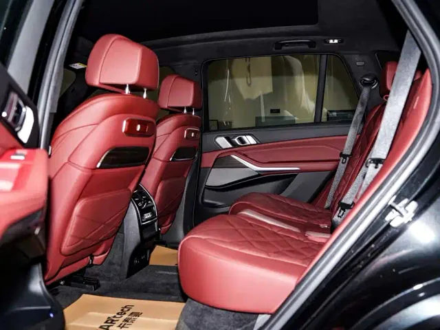 BMW BMW X5 2023 xDrive 40Li M Sport Black Night Package — Фото автомобиля 19
