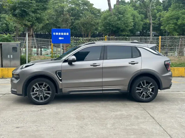 Lynk & Co Lynk & Co 01 2021 2.0TD 2WD Pro — Фото автомобиля 4