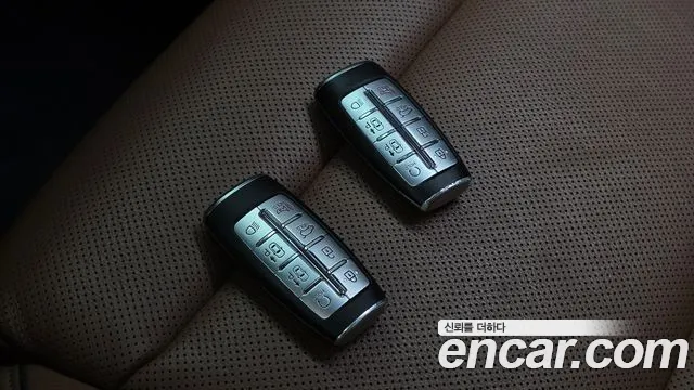 Genesis GV70 2.5T Бензин 2WD — Фото автомобиля 16