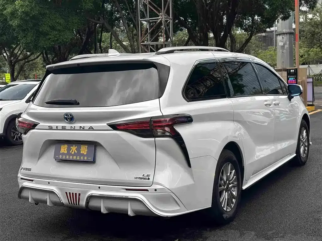 Toyota Toyota Sienna 2021 2.5L Hybrid Comfort Edition — Фото автомобиля 6