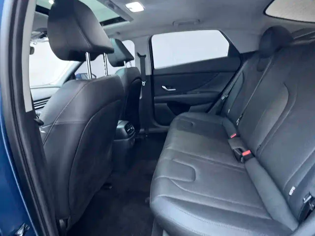 Hyundai Elantra — Фото автомобиля 14