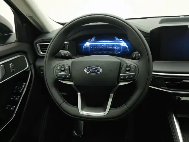 Ford Explorer — Фото автомобиля 11
