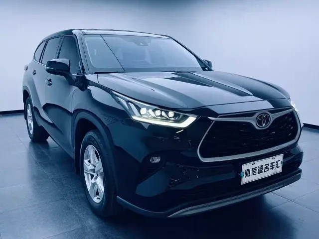Toyota Highlander — Фото автомобиля 3