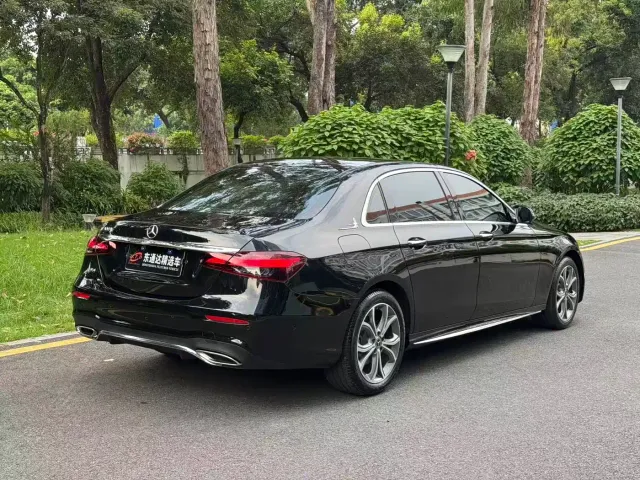 Mercedes-Benz E-Class — Фото автомобиля 15