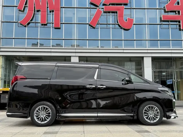 Toyota Vellfire 2021 Crown Hybrid 2.5L HV Premium Edition — Фото автомобиля 5