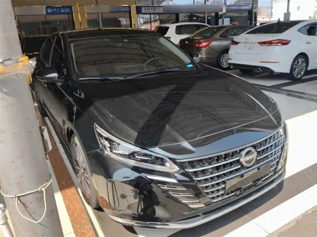 Nissan Teana — Фото автомобиля 3