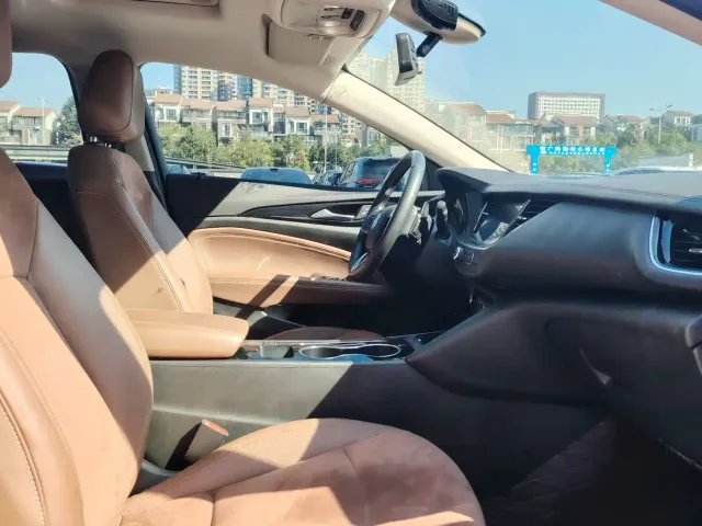 Buick Regal — Фото автомобиля 5