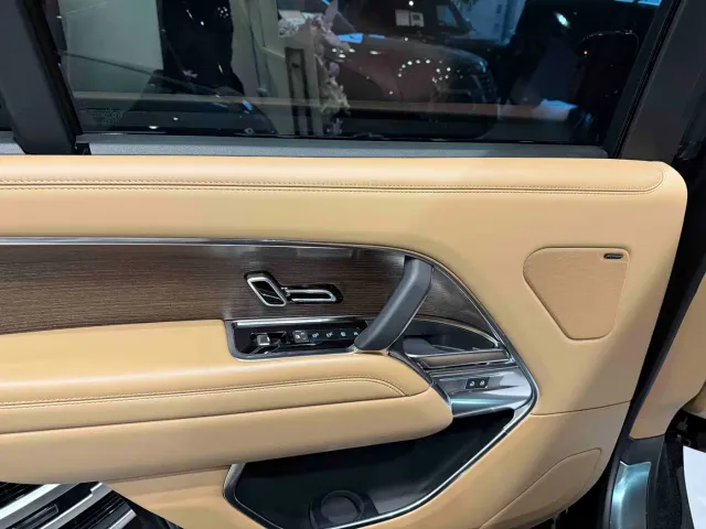 Land Rover Range Rover — Фото автомобиля 14