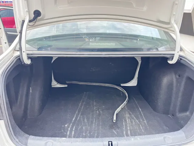 Volkswagen Lavida 2019 Lavida Start 1.5L Auto Comfort (China VI) — Фото автомобиля 11