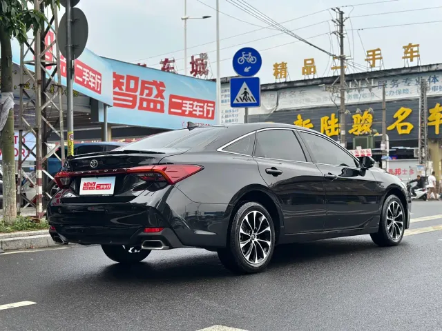 Toyota Avalon — Фото автомобиля 3