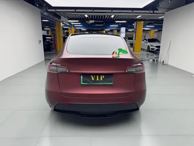 Tesla Model Y — Фото автомобиля 12