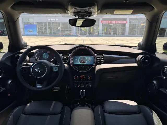 MINI Hatch — Фото автомобиля 9