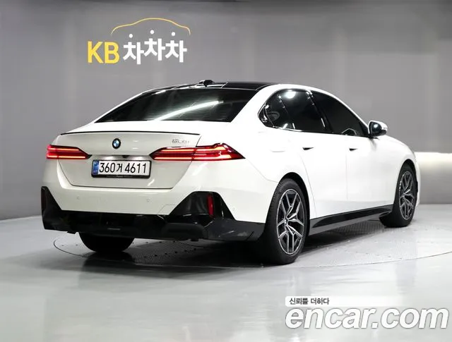 BMW 5-Series — Фото автомобиля 2