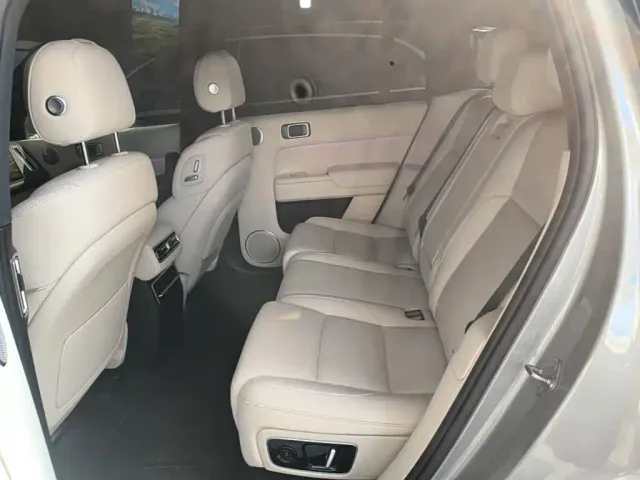 Li Auto L7 — Фото автомобиля 16