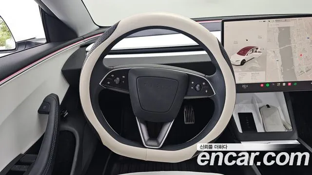 Tesla Model 3 — Фото автомобиля 18