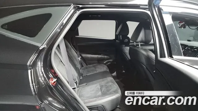 Hyundai Tucson Tucson (NX4) Бензин 1.6 турбо 2WD — Фото автомобиля 12