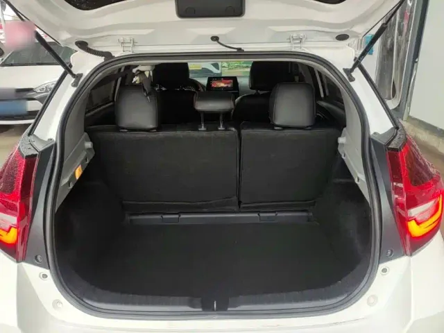 Toyota Vios FS — Фото автомобиля 18