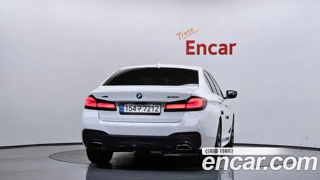BMW 5-Series 5 серия (G30) 530i xDrive M Sport — Фото автомобиля 4