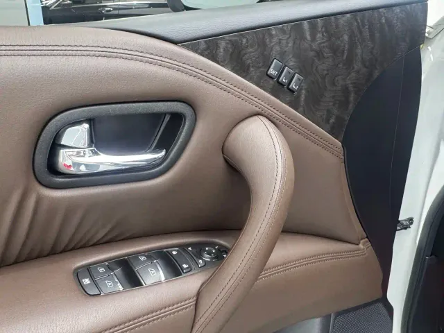 Nissan Patrol — Фото автомобиля 12