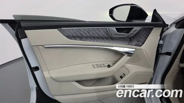 Audi A7 4K — Фото автомобиля 13