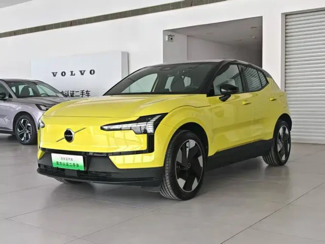 Фотография автомобиля — Volvo EX30