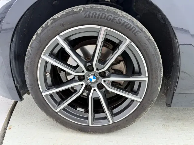 BMW 3 Series — Фото автомобиля 12