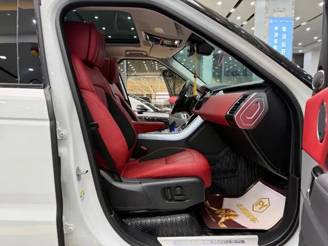 Land Rover Range Rover Sport — Фото автомобиля 7