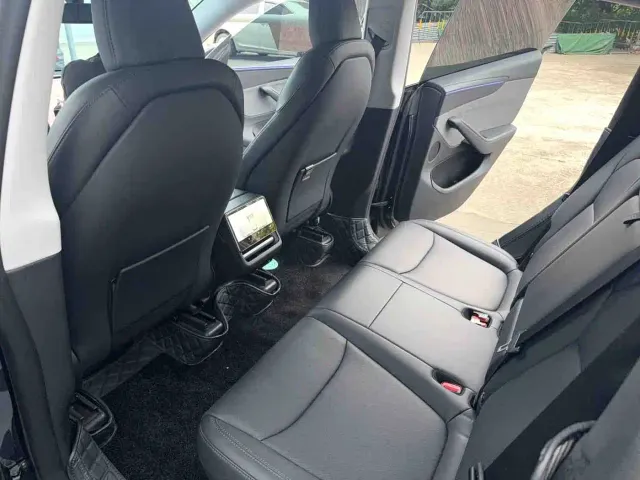 Tesla Model Y — Фото автомобиля 6